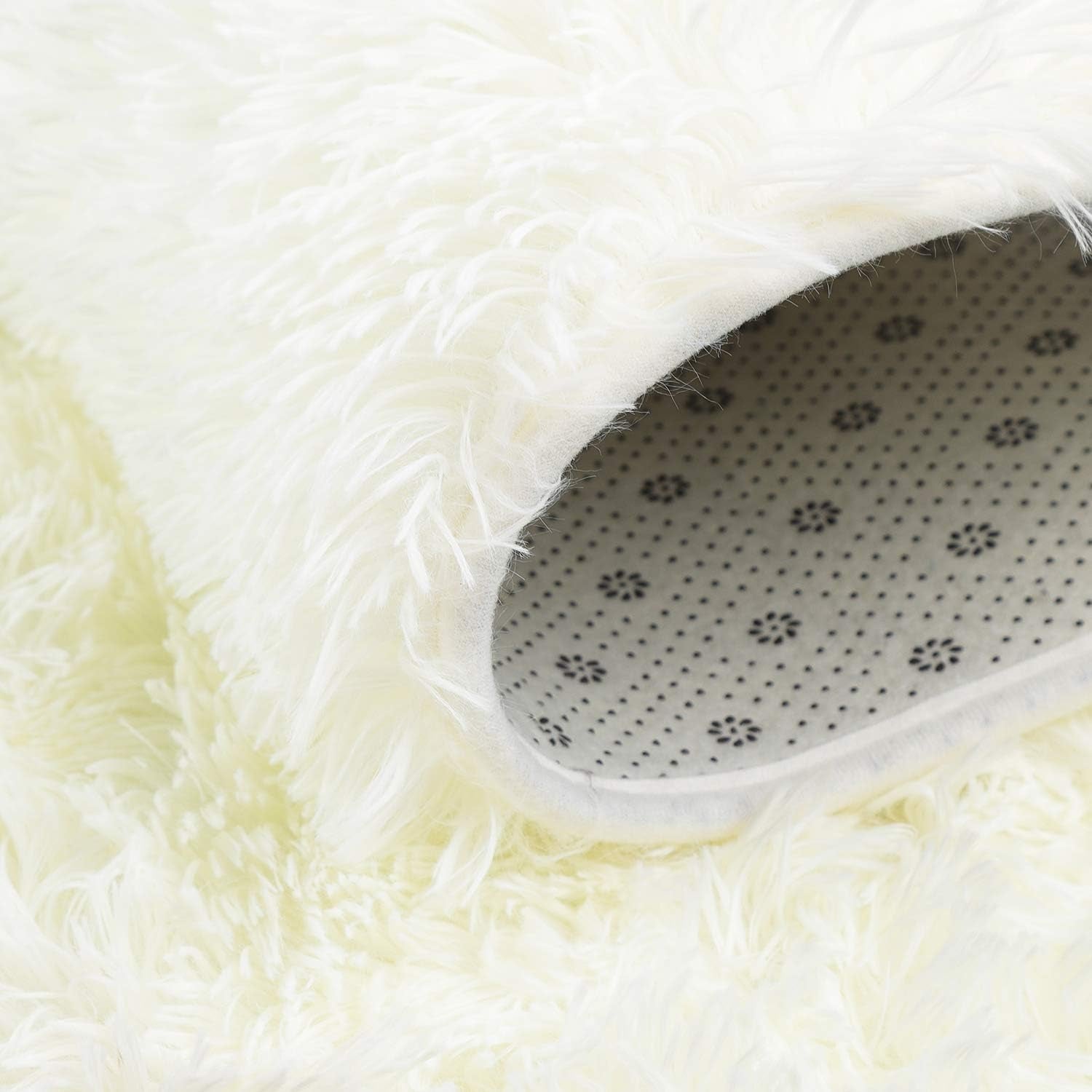 Ultra Soft Washable Shaggy Rug - Non-Slip Oval Carpet for Nursery, Kids Bedroom & Home Decor (2.6X5.3Ft Creamy) | Plush Fluffy Floor Mat for Cozy Living Spaces