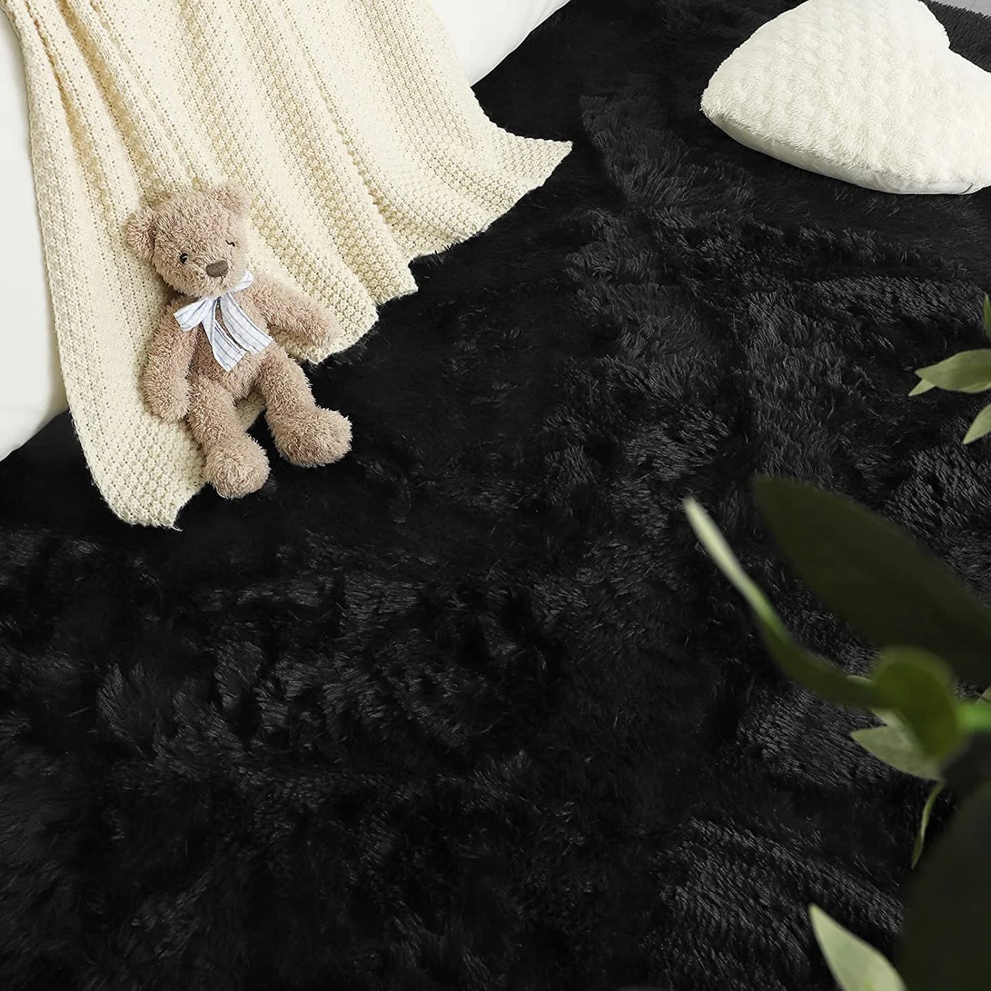 Soft Fluffy Area Rugs for Bedroom Shaggy Living Room Rug Carpets for Bedroom Home Decor,4'X6',Black